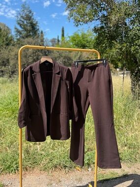 NWT Tahari Brown Suit Set🐻🤎 Size: Small
